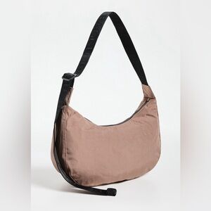 BAGGU Medium Nylon Crescent Bag in Cocoa